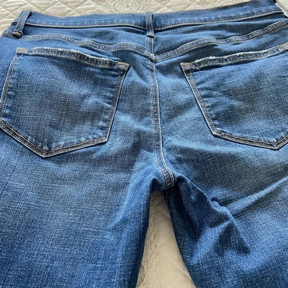 Sonoma Girlfriend Jeans Medium Wash Distressing and Holes Mid Rise Size 8 - Picture 10 of 13